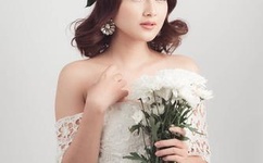 在床上男脱女人的内衣